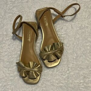 CHICO’s Abby Ankle‎ Strap Ruffle Gold Strappy Sandals Size 6M